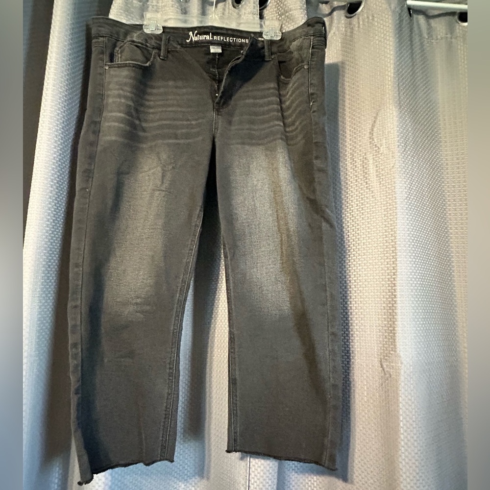 Natural Reflections Black Cropped Denim Pants NWOT